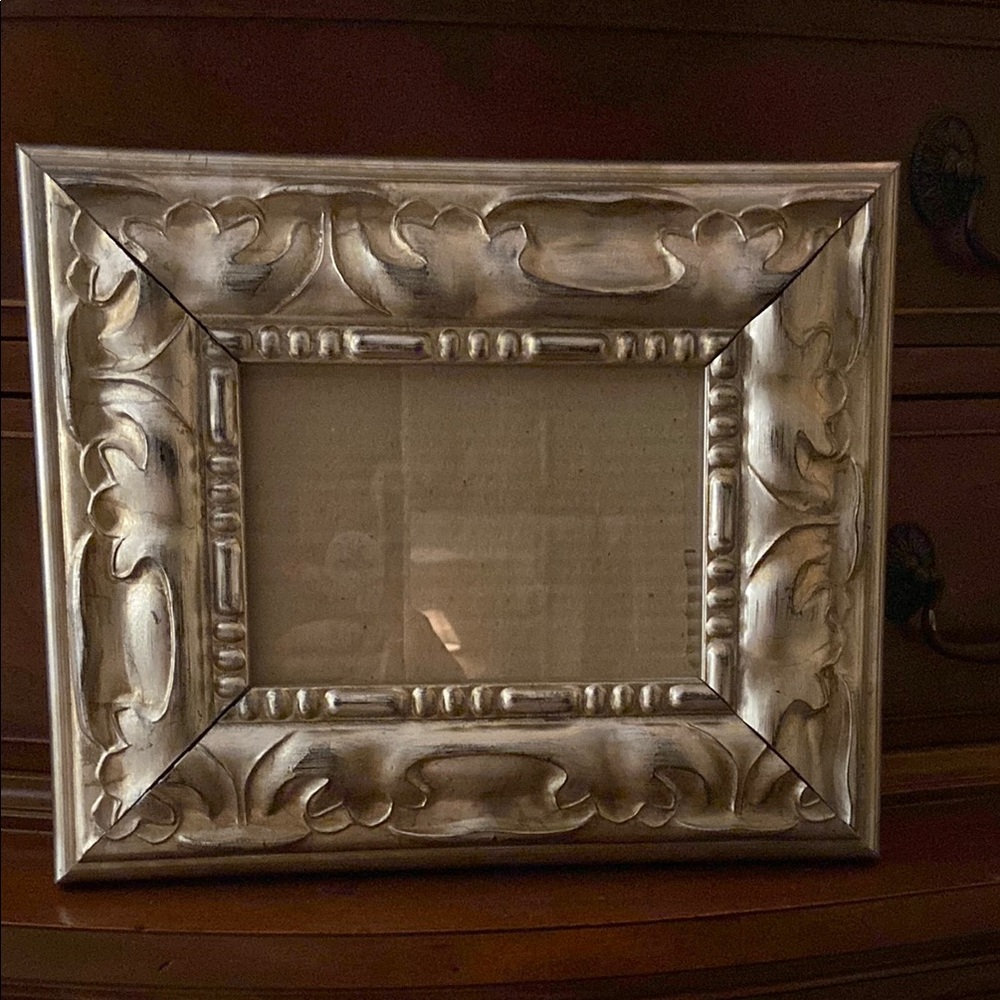 Gold leaf wood heavy picture frame 10 x 12